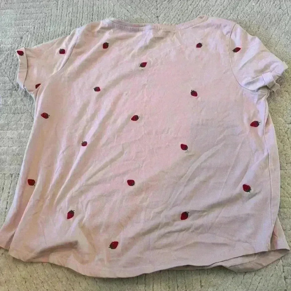 Pink t shirt with embroidered strawberries XL - Picture 2 of 5